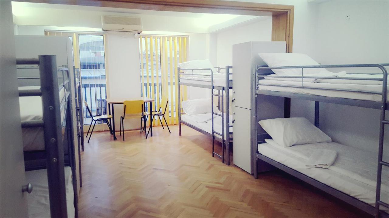 Sleep Inn Hostel Букурещ Екстериор снимка