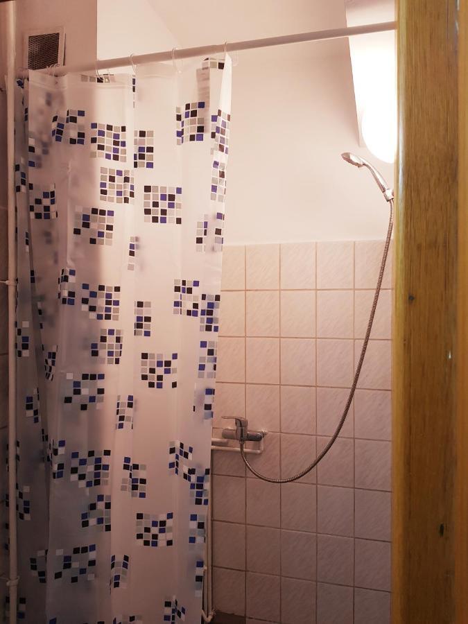 Sleep Inn Hostel Букурещ Екстериор снимка