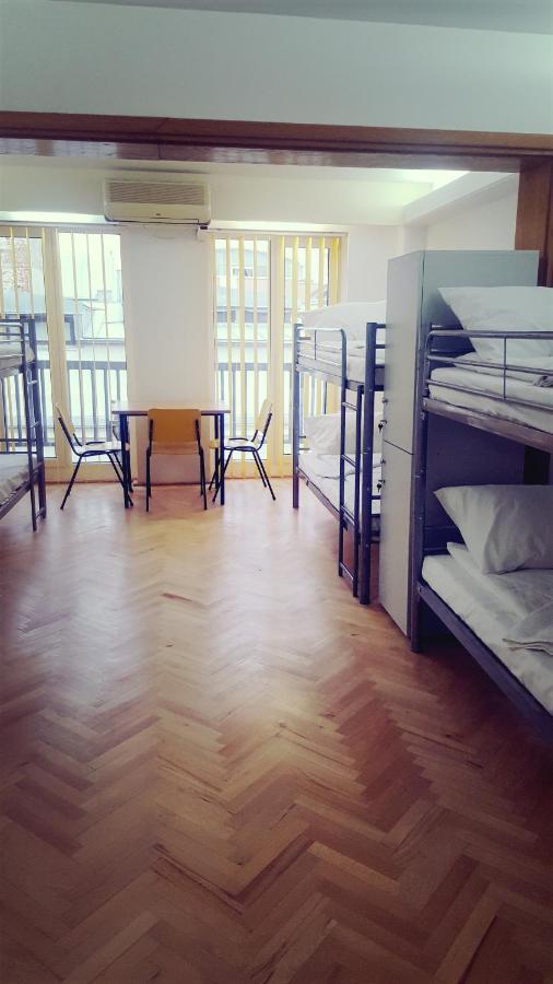 Sleep Inn Hostel Букурещ Екстериор снимка