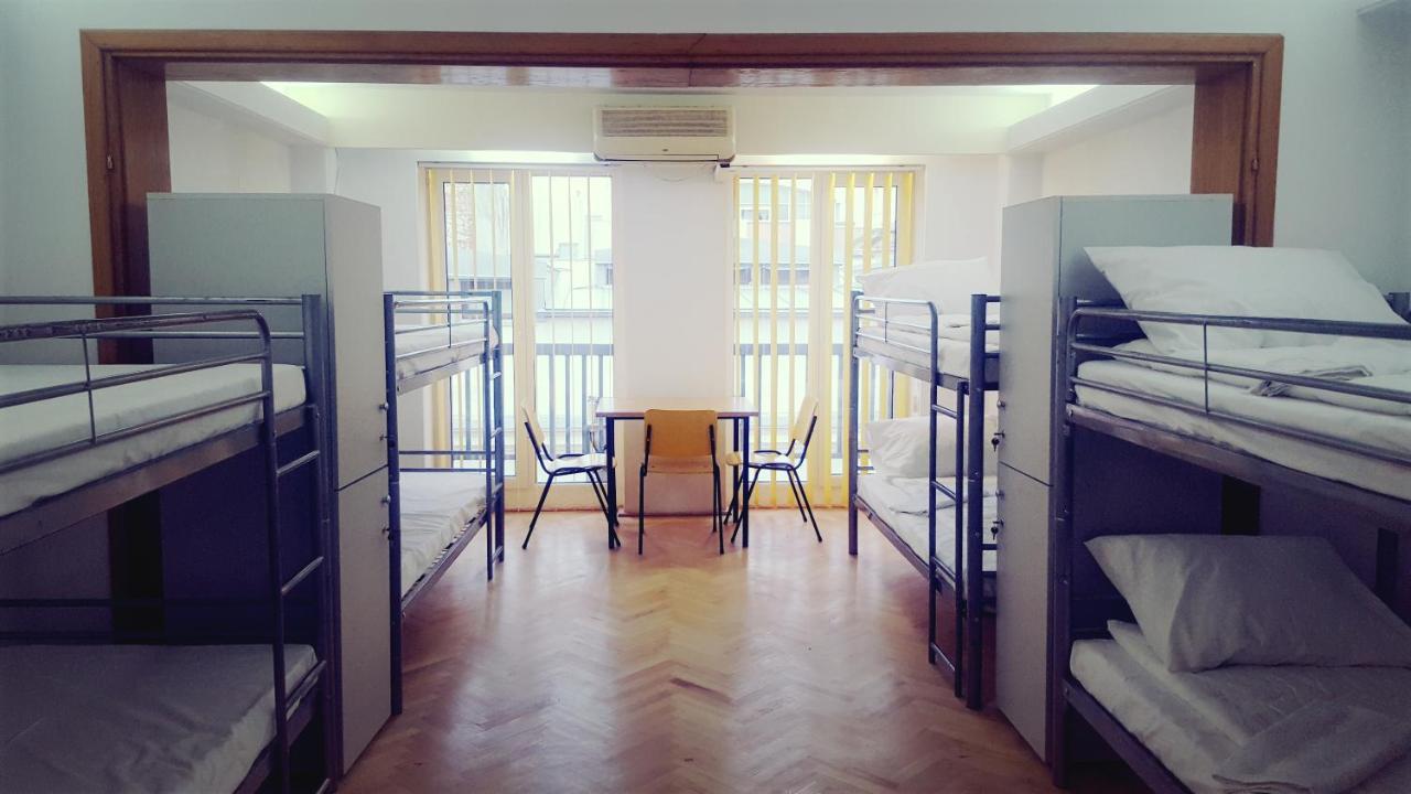 Sleep Inn Hostel Букурещ Екстериор снимка