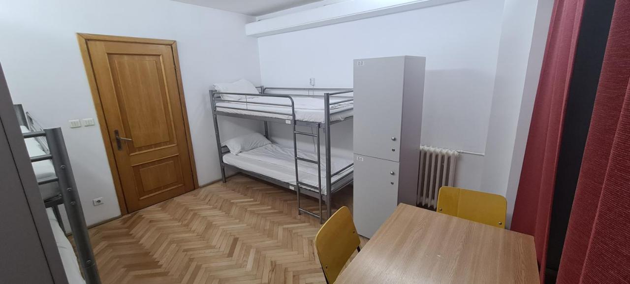 Sleep Inn Hostel Букурещ Екстериор снимка